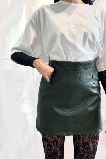 Faux leather skirt (dark green)